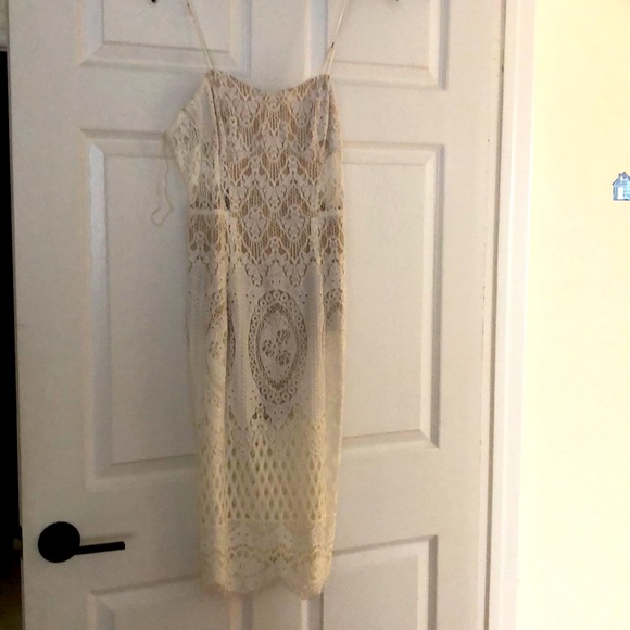 Dresses & Skirts - Lace dress